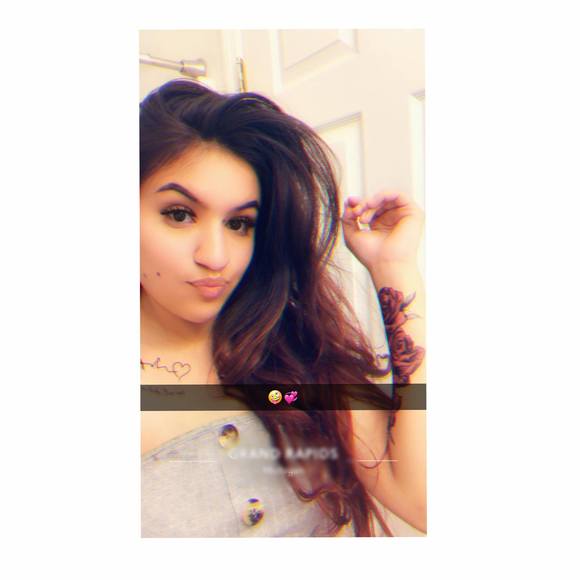 Meet your Posher, Yessica - Picture 1 of 1